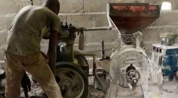 Crise énergétique au Mali: Moudre son mil, un défi quotidien